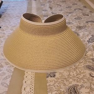 Straw Beach hat, NWOT